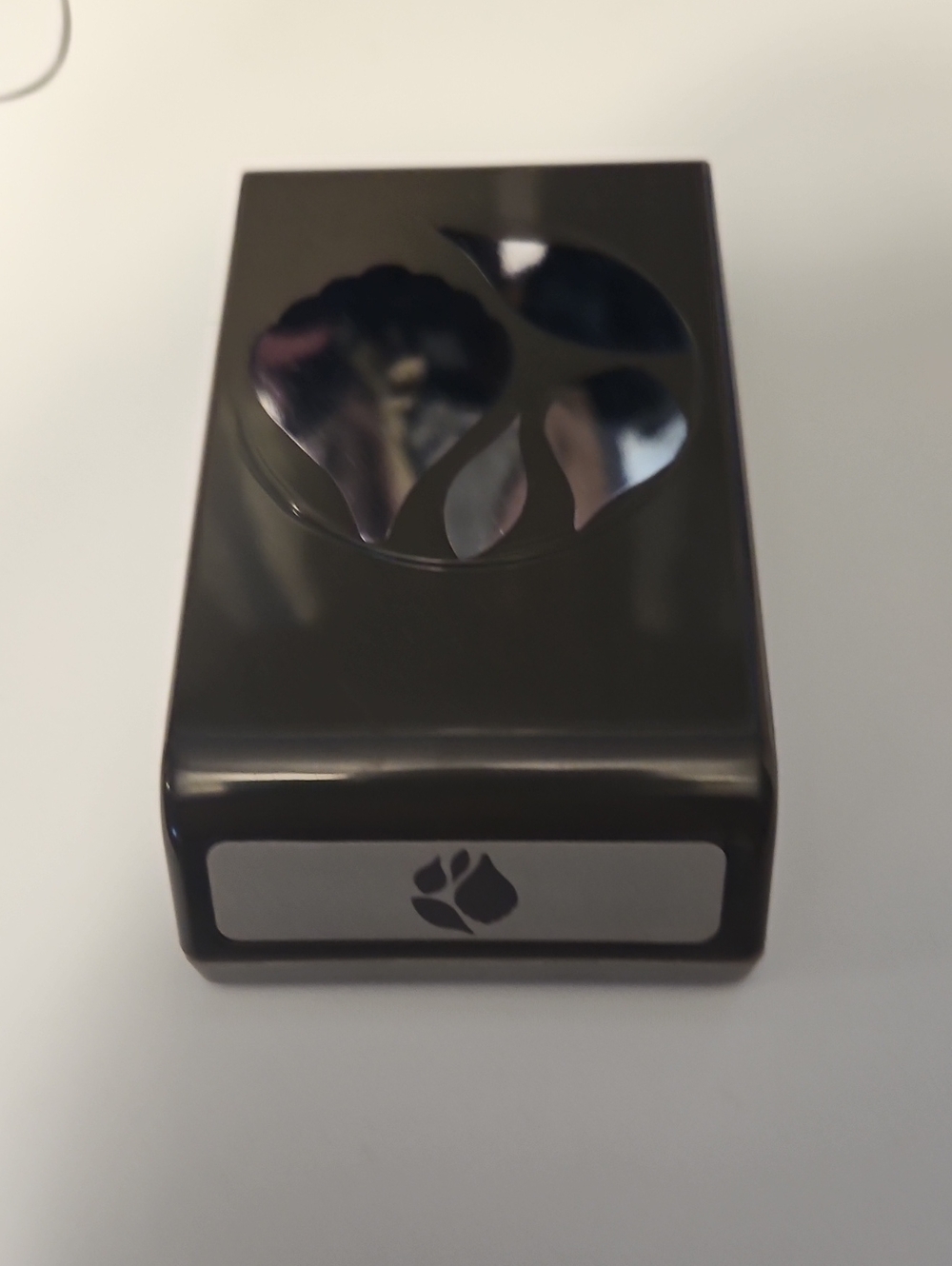 Stampin' Up! Leaf Trio Paper Punch - Black